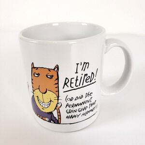 VTG GRINNING CHESHIRE CAT-- I'm Retired! Ceramic Coffee Cup Mug Shoebox Greeting